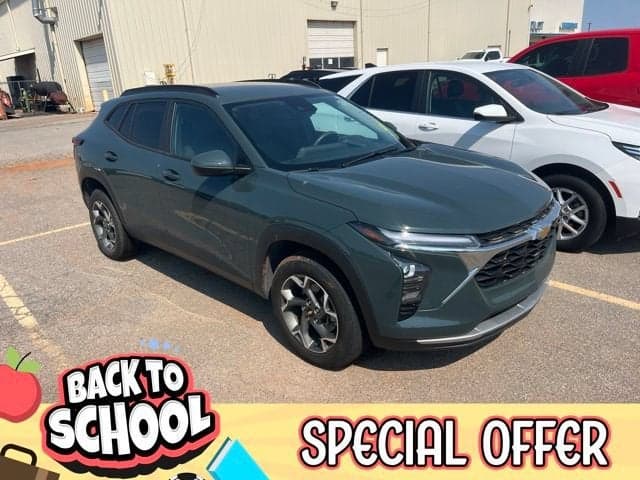 2025 Chevrolet Trax LT — photo 1 of 5