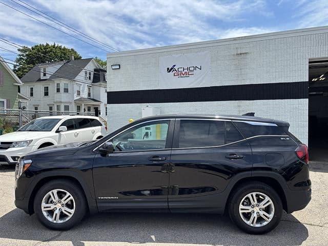 2024 GMC Terrain SLE — photo 1 of 28