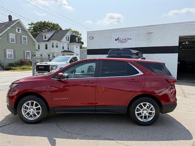 2023 Chevrolet Equinox LT — photo 1 of 35