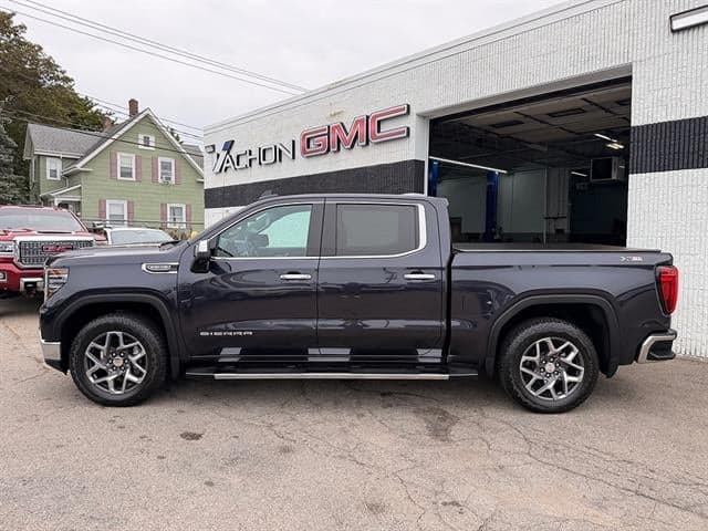 2023 GMC Sierra 1500 SLT — photo 1 of 32