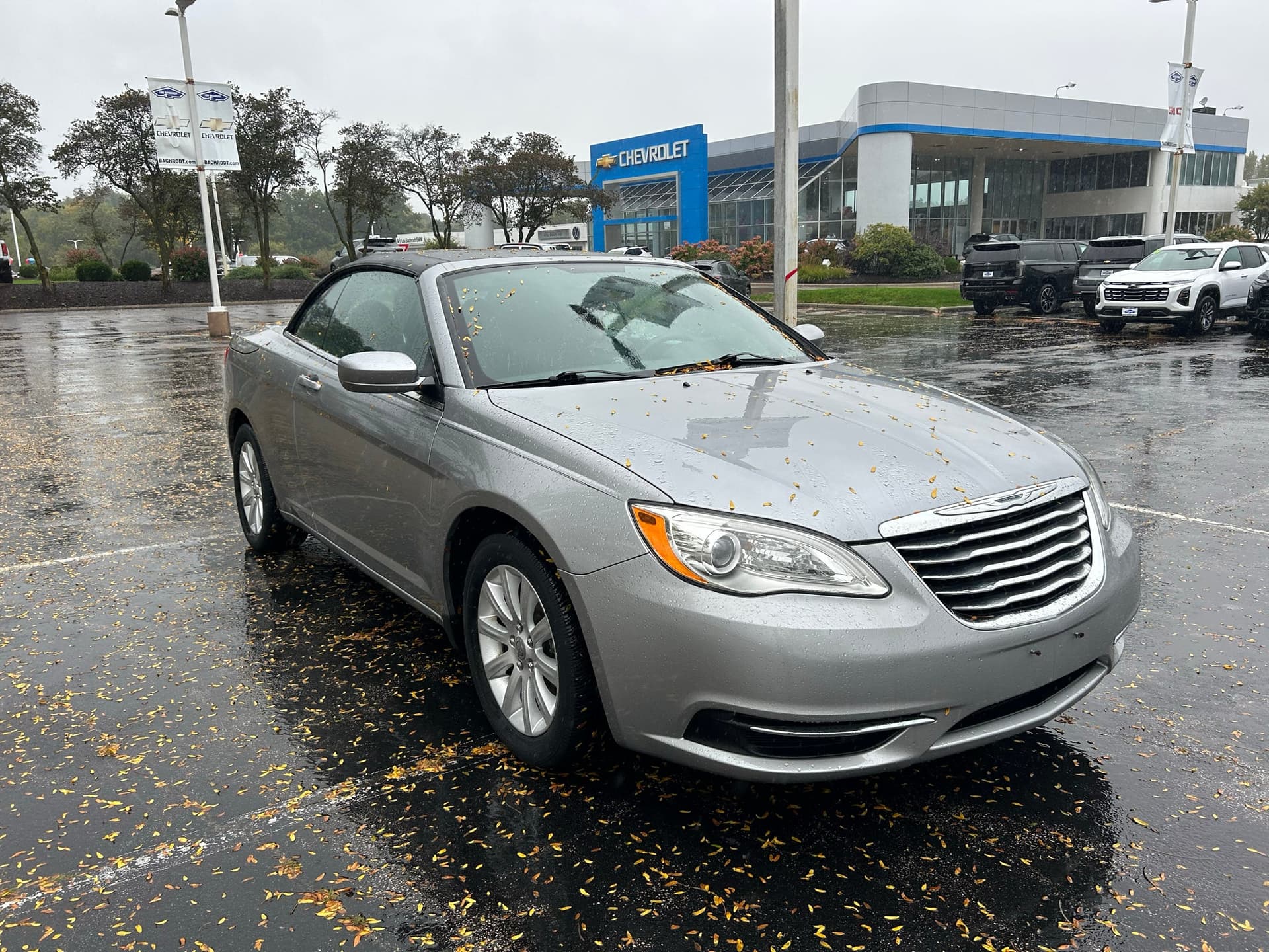2014 Chrysler 200 Touring — photo 1 of 10