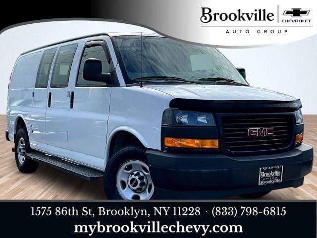 2018 GMC Savana Cargo Van Base — photo 1 of 5
