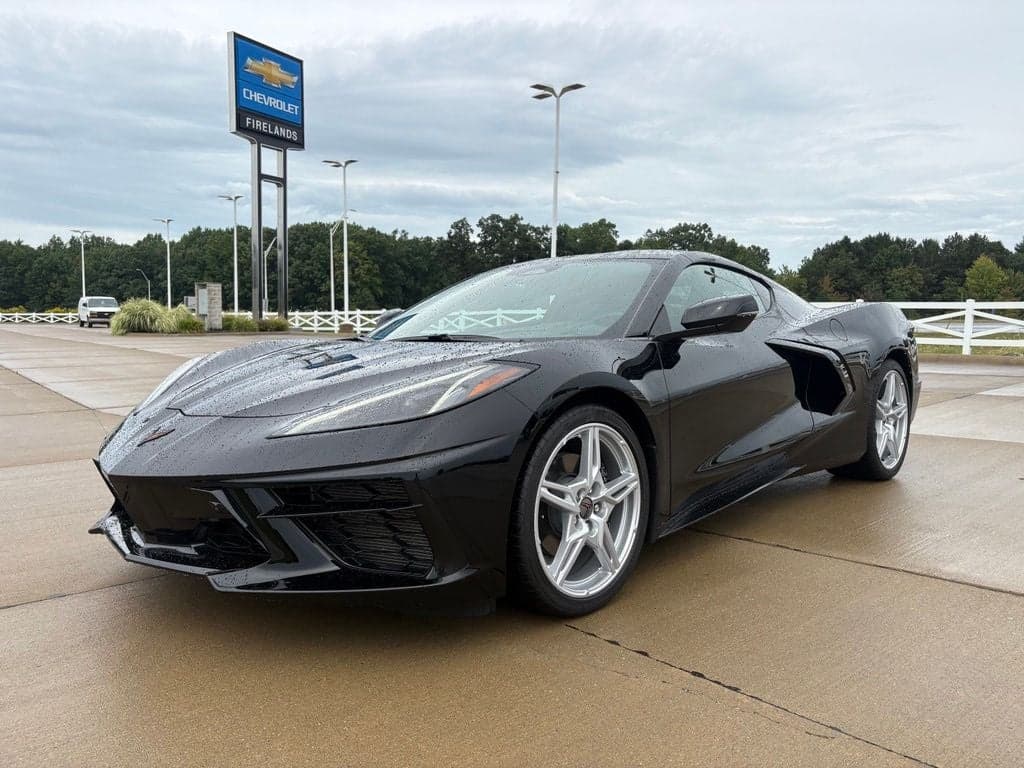 2024 Chevrolet Corvette 2LT — photo 1 of 33