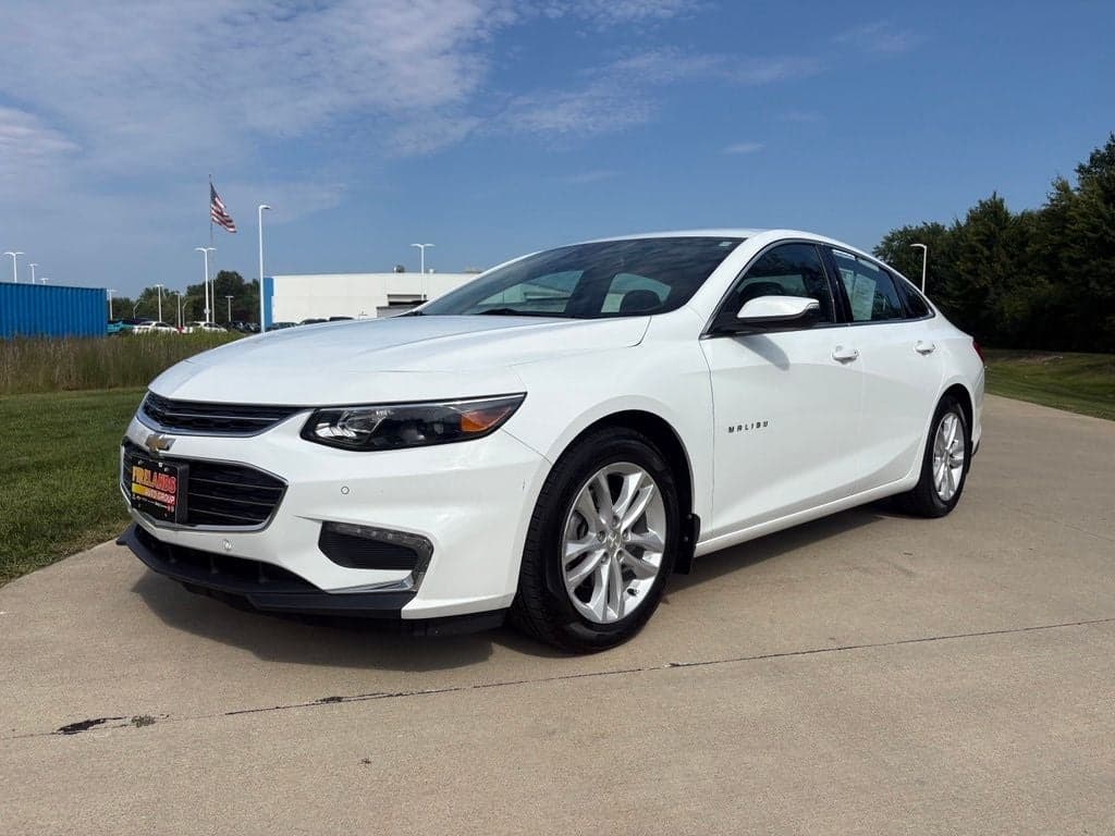 2017 Chevrolet Malibu LT 1LT — photo 1 of 25