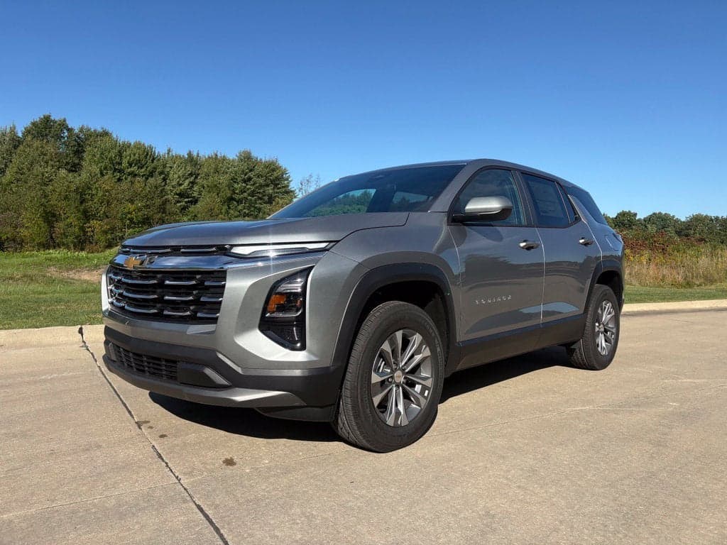 2027 Chevrolet Equinox FWD LT — photo 1 of 53