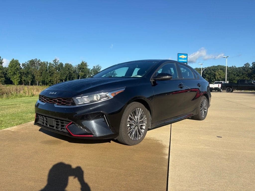 2024 Kia Forte GT-Line — photo 1 of 21