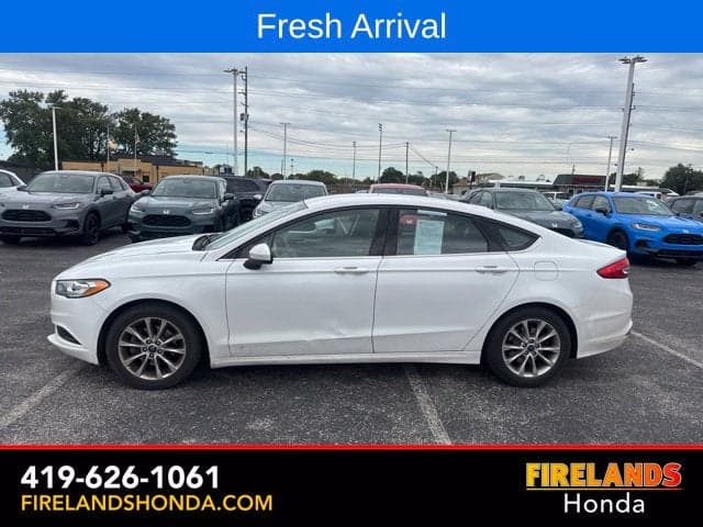 2017 Ford Fusion SE — photo 1 of 28
