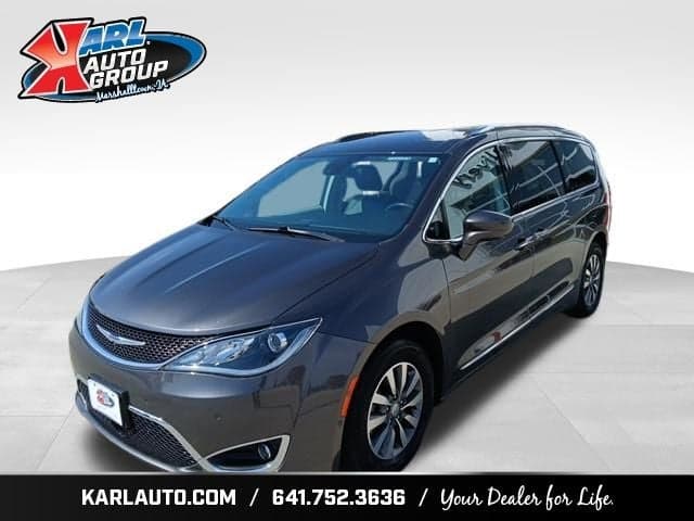 2020 Chrysler Pacifica Touring L Plus — photo 1 of 12