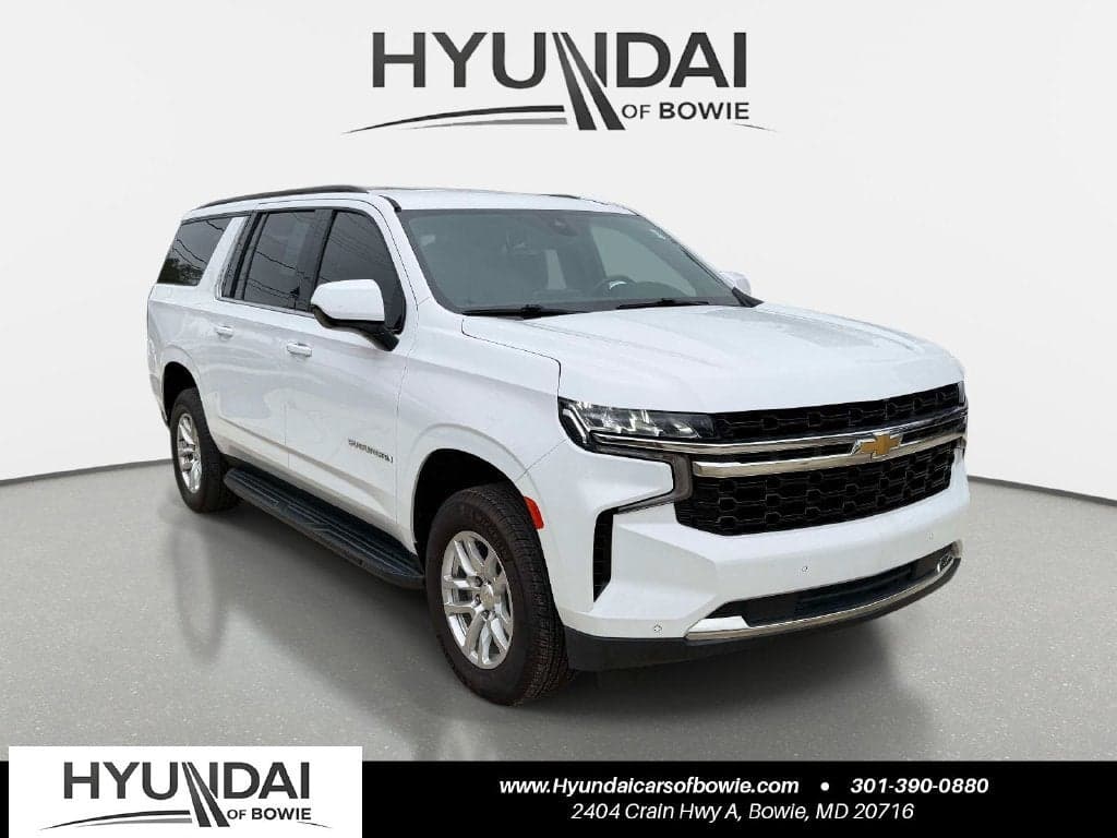 2022 Chevrolet Suburban Base — photo 1 of 5