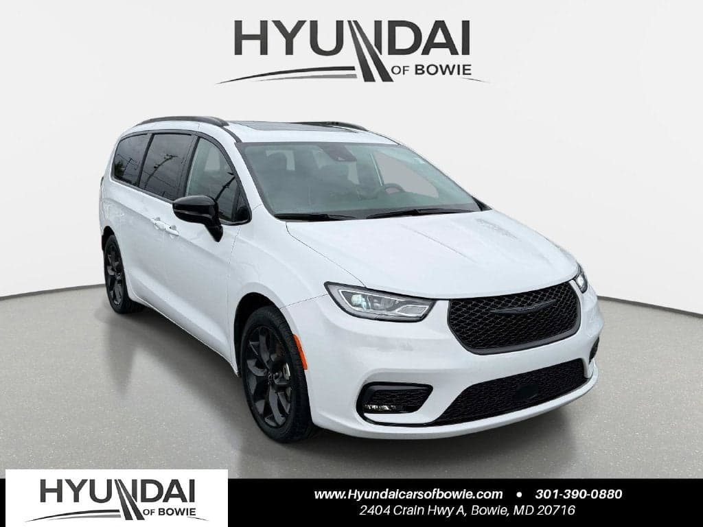2025 Chrysler Pacifica Limited — photo 1 of 5