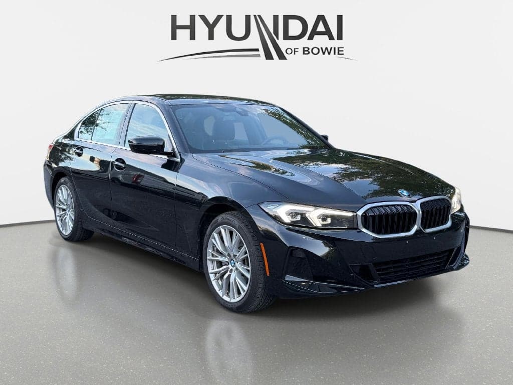 2024 BMW 3 Series 330i xDrive — photo 1 of 5