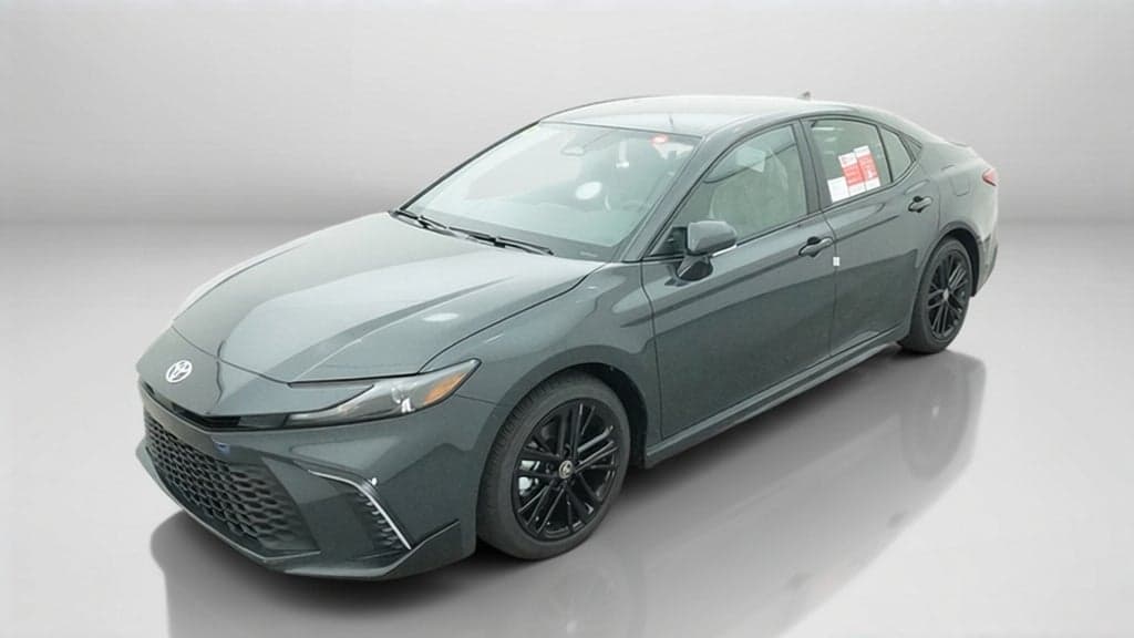 2026 Toyota Camry SE — photo 1 of 5