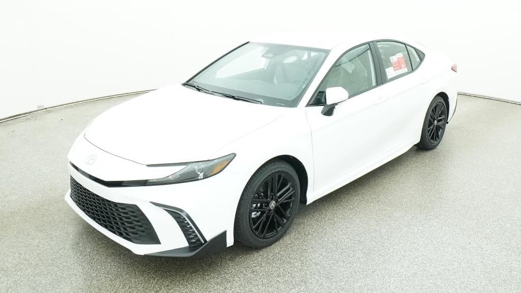 2026 Toyota Camry SE — photo 1 of 33