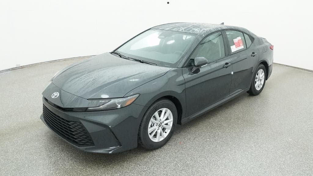 2026 Toyota Camry LE — photo 1 of 33