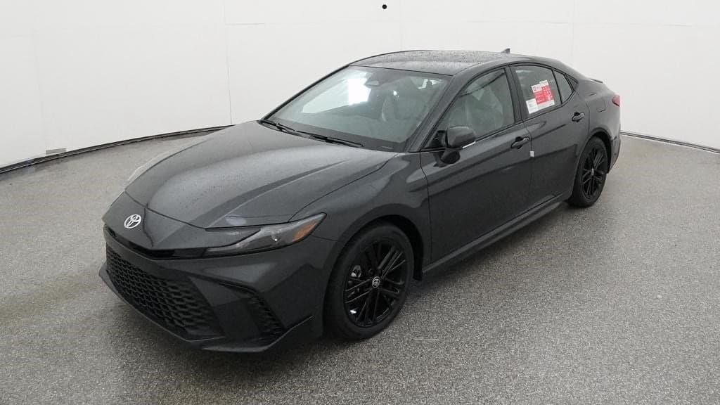 2026 Toyota Camry SE — photo 1 of 33
