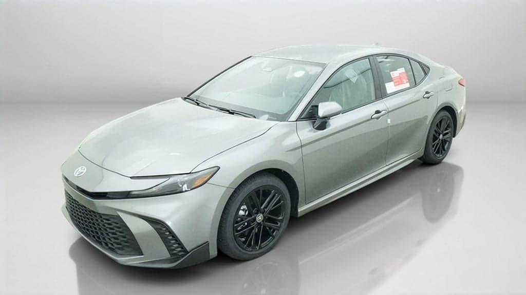 2026 Toyota Camry SE — photo 1 of 5