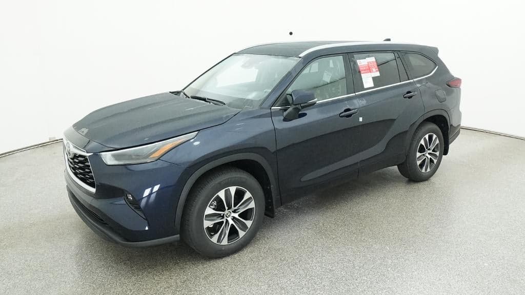 2026 Toyota Highlander XLE — photo 1 of 33