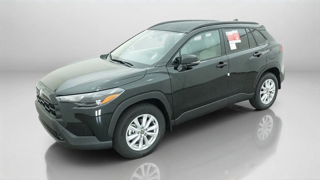 2026 Toyota Corolla Cross LE — photo 1 of 33