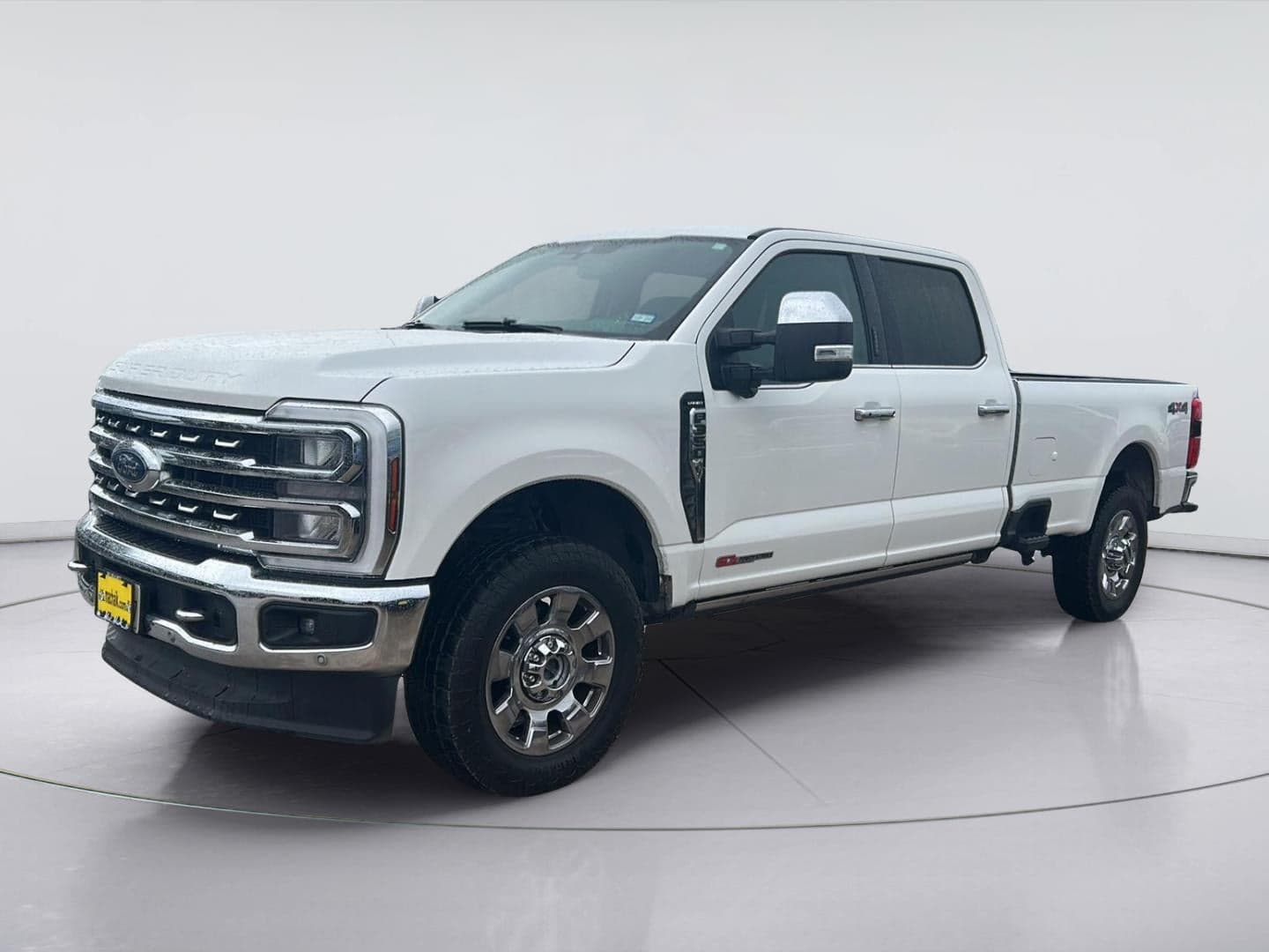 2024 Ford Super Duty F-350 SRW LARIAT — photo 1 of 5