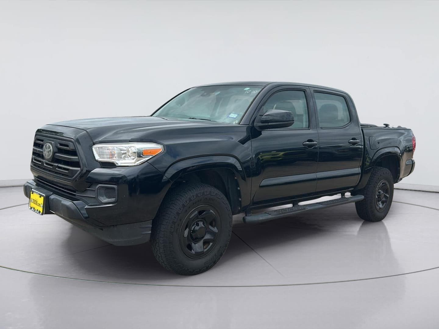 2018 Toyota Tacoma SR — photo 1 of 5