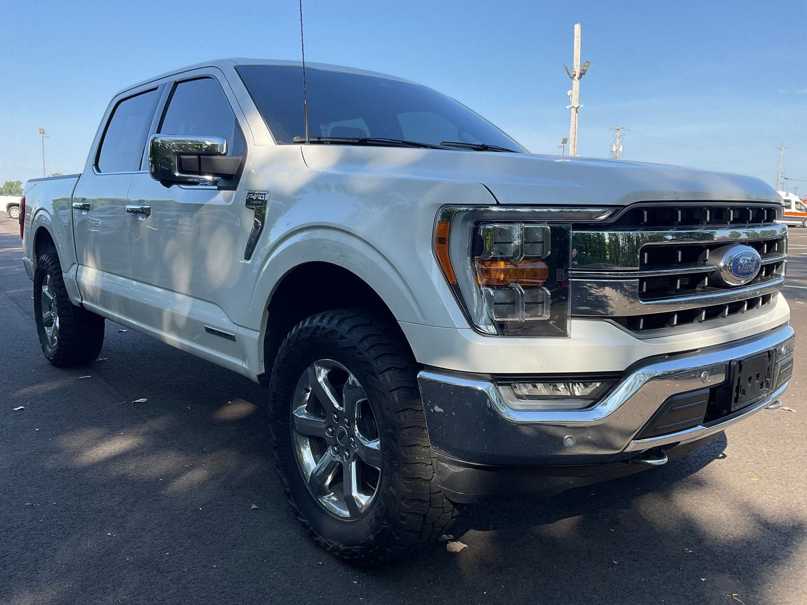 2023 Ford F-150 Lariat — photo 1 of 16