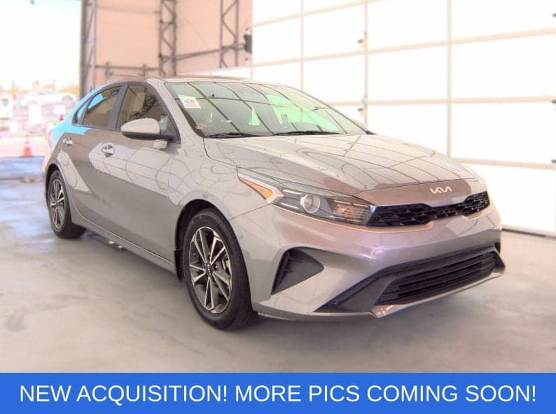 2024 Kia Forte LXS — photo 1 of 17