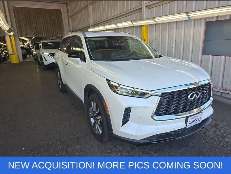 2023 INFINITI QX60 LUXE — photo 1 of 18