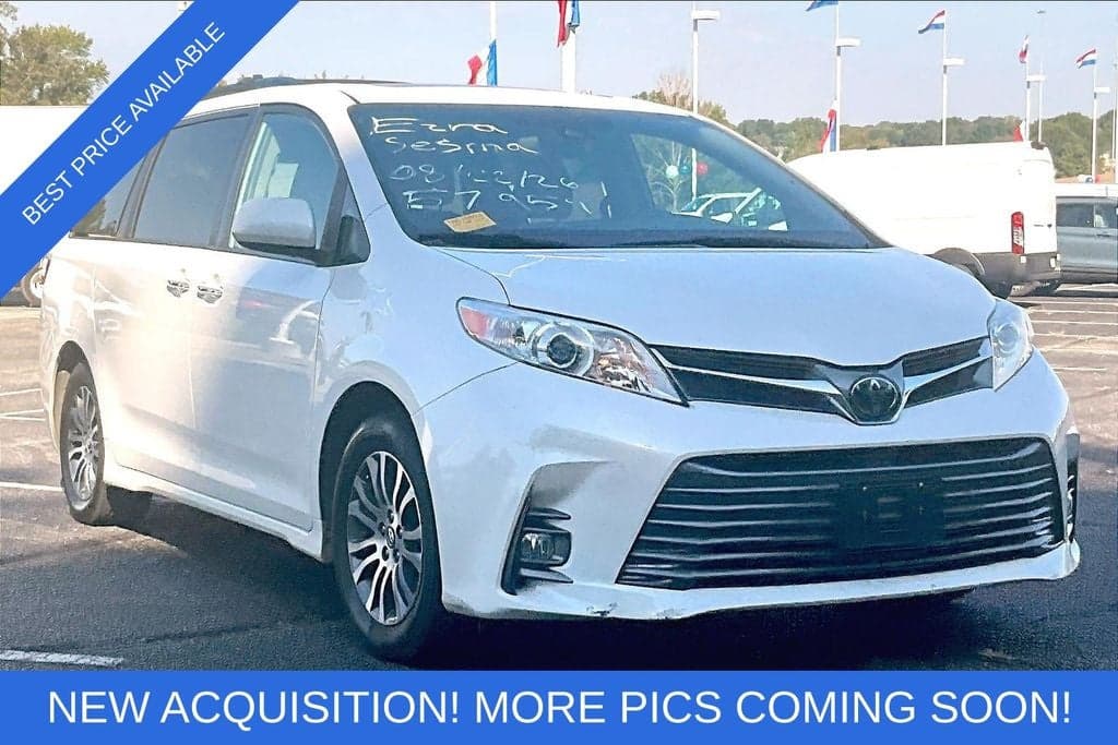 2019 Toyota Sienna XLE 7 Passenger — photo 1 of 17