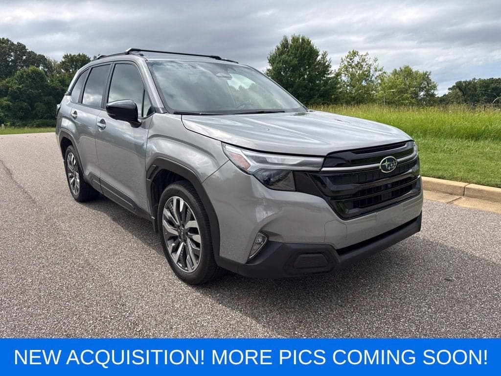 2025 Subaru Forester Touring — photo 1 of 5
