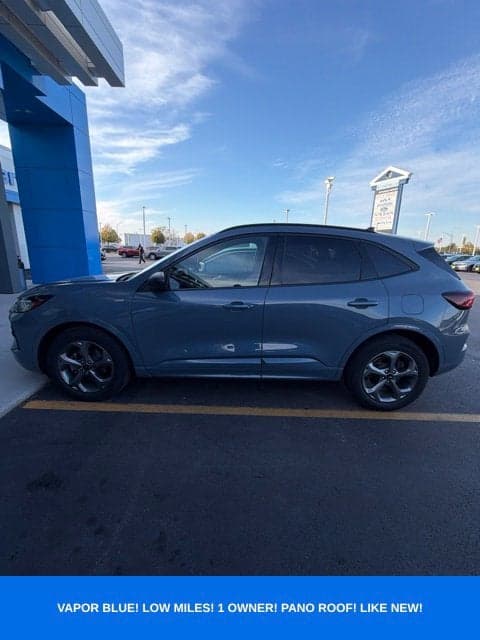 2023 Ford Escape ST-Line — photo 1 of 5