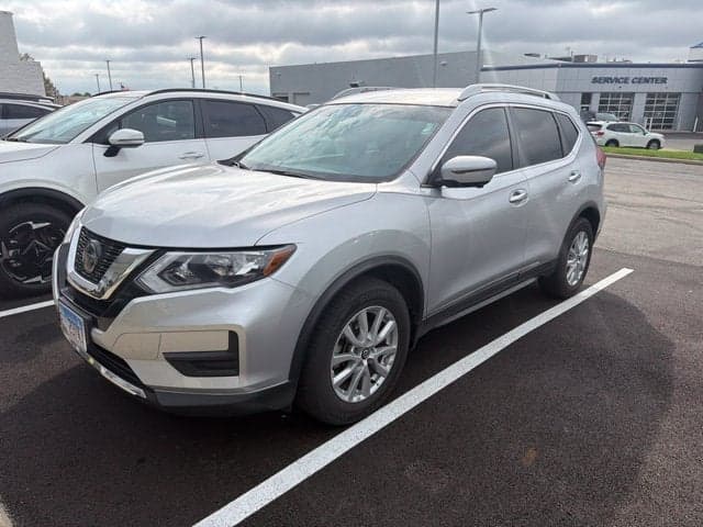 2018 Nissan Rogue SV — photo 1 of 5