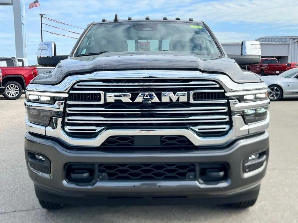 2026 RAM Ram 3500 RAM 3500 LARAMIE CREW CAB 4X4 8' BOX — photo 1 of 12