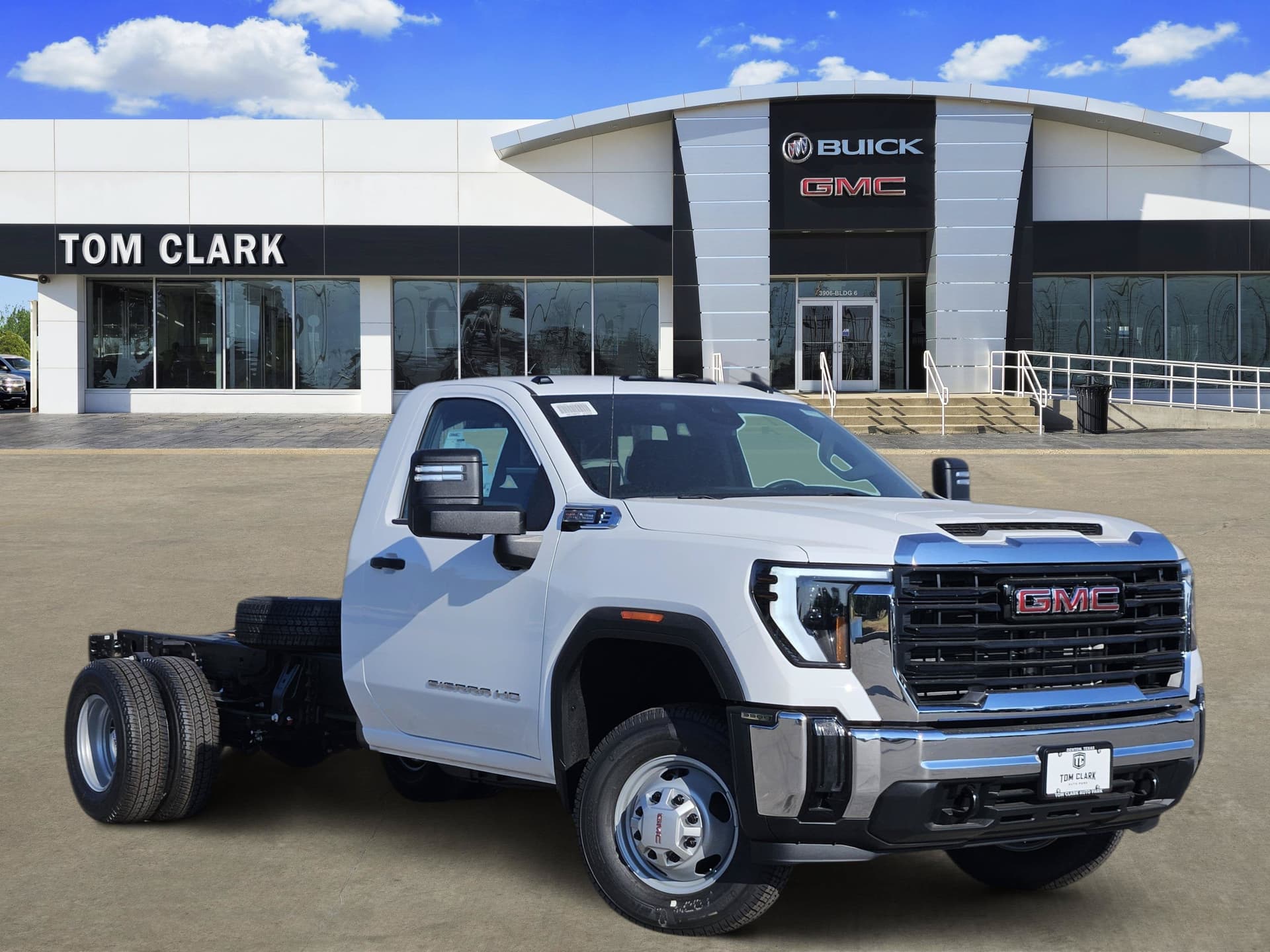 2026 GMC Sierra 3500HD CC Pro — photo 1 of 23