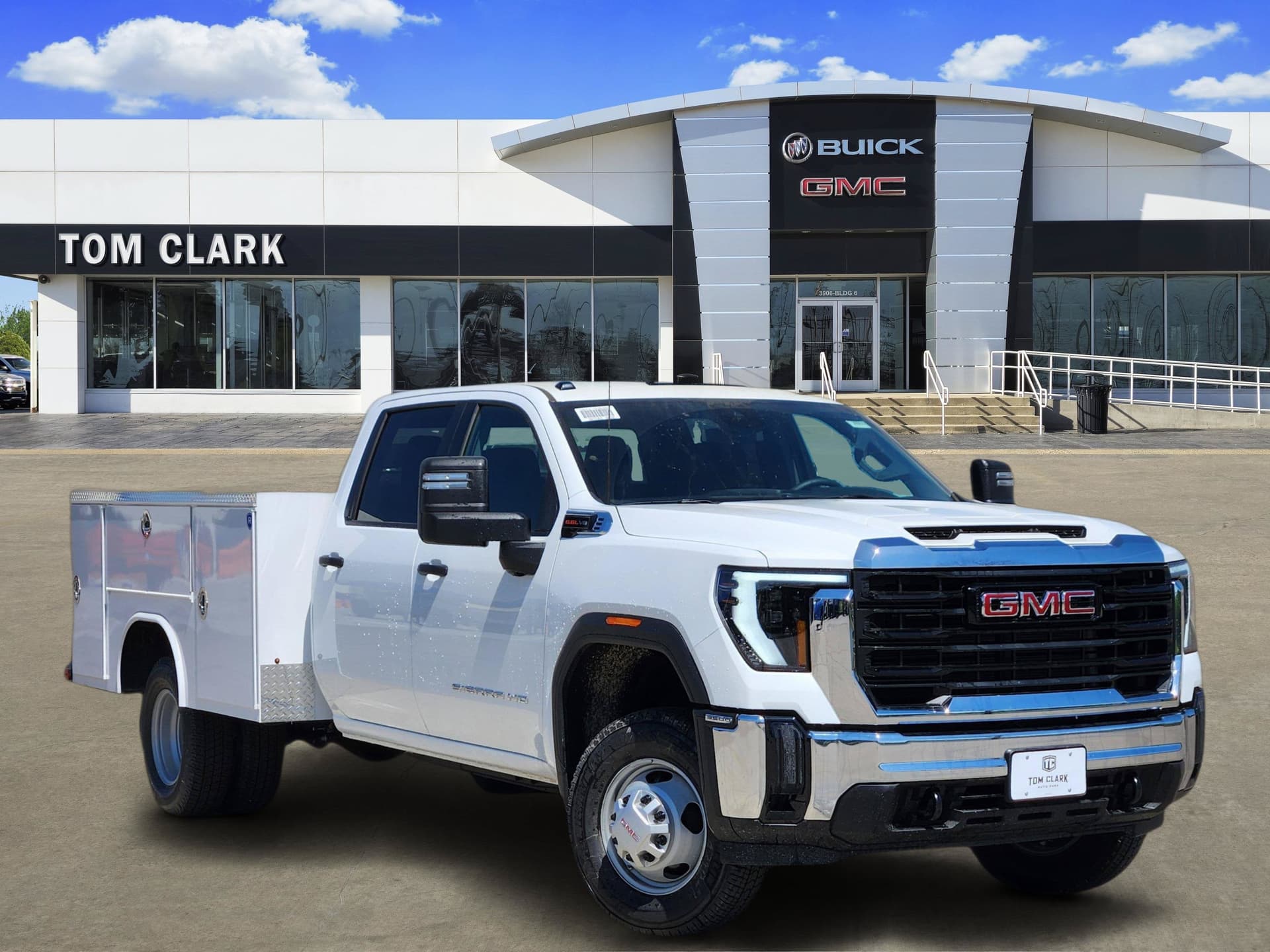 2026 GMC Sierra 3500HD CC Pro — photo 1 of 22