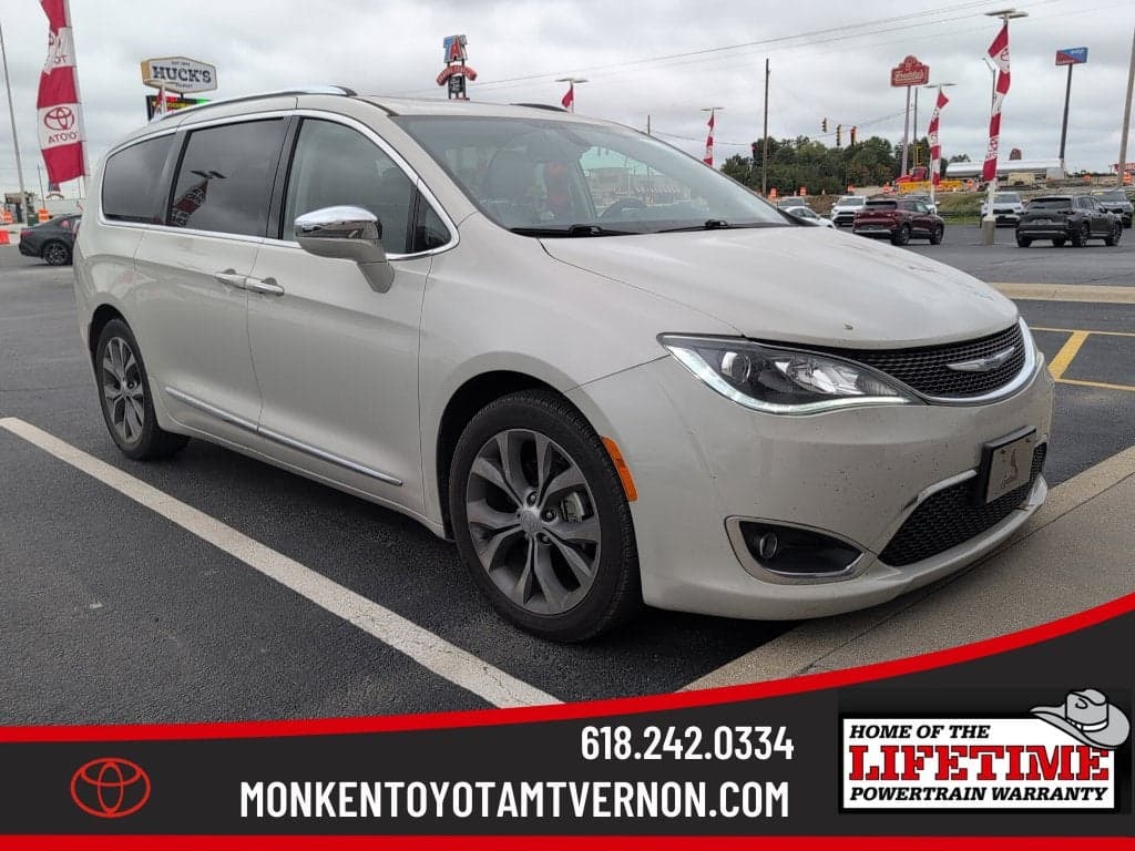 2020 Chrysler Pacifica Limited — photo 1 of 24
