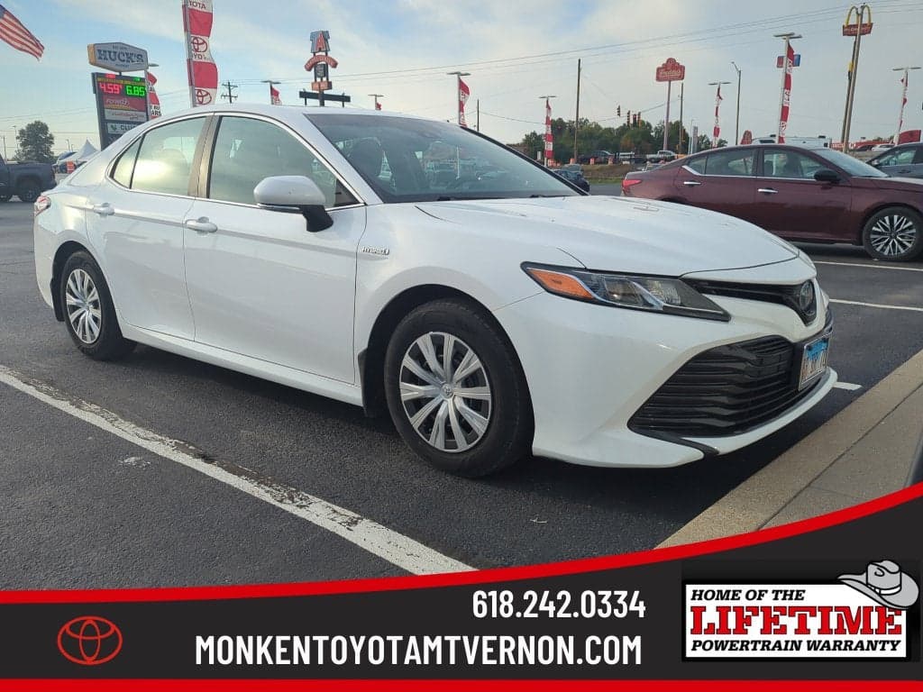 2018 Toyota Camry Hybrid LE — photo 1 of 8