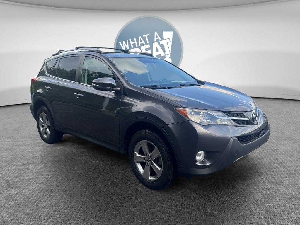 2015 Toyota RAV4 XLE — photo 1 of 14
