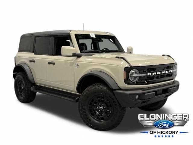 2026 Ford Bronco Outer Banks — photo 1 of 33