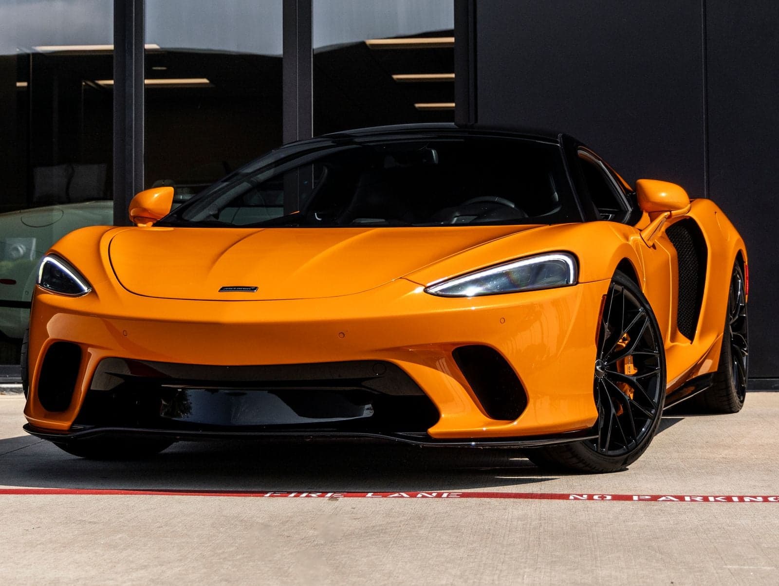 2022 McLaren GT Base — photo 1 of 40