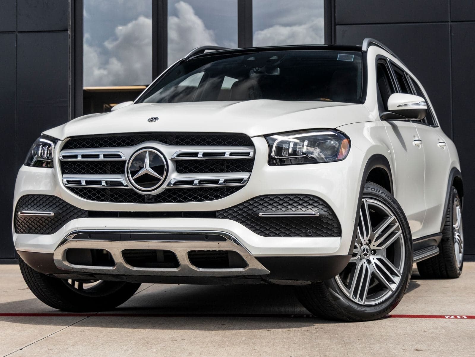 2022 Mercedes-Benz GLS Base — photo 1 of 56