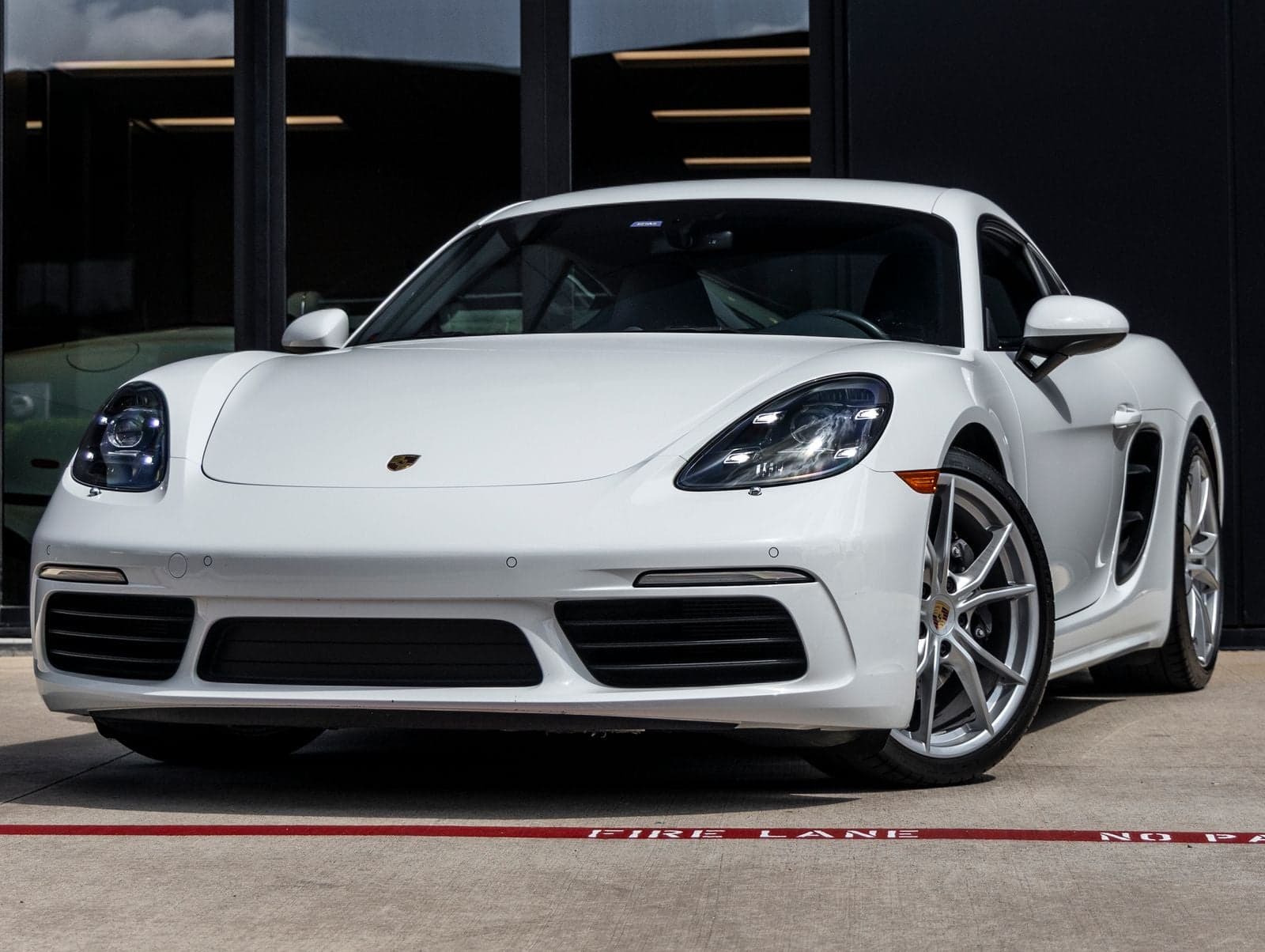 2024 Porsche 718 Cayman Base — photo 1 of 50