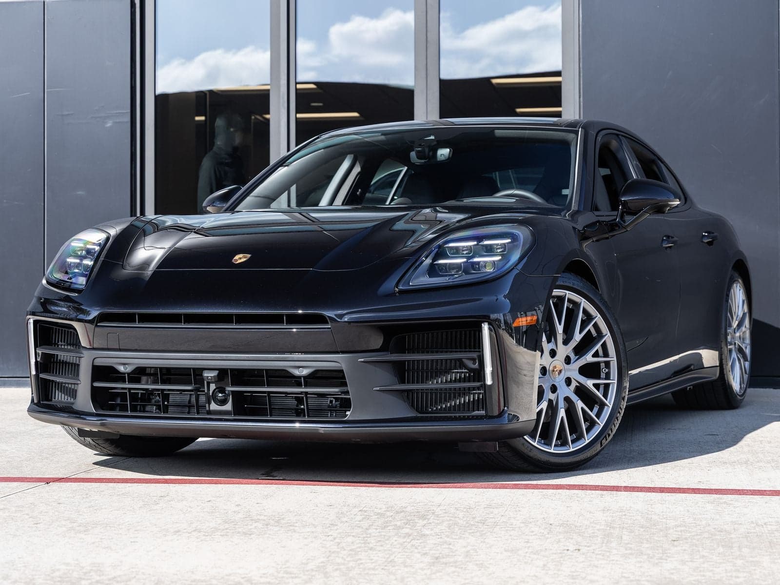 2026 Porsche Panamera 4 — photo 1 of 57