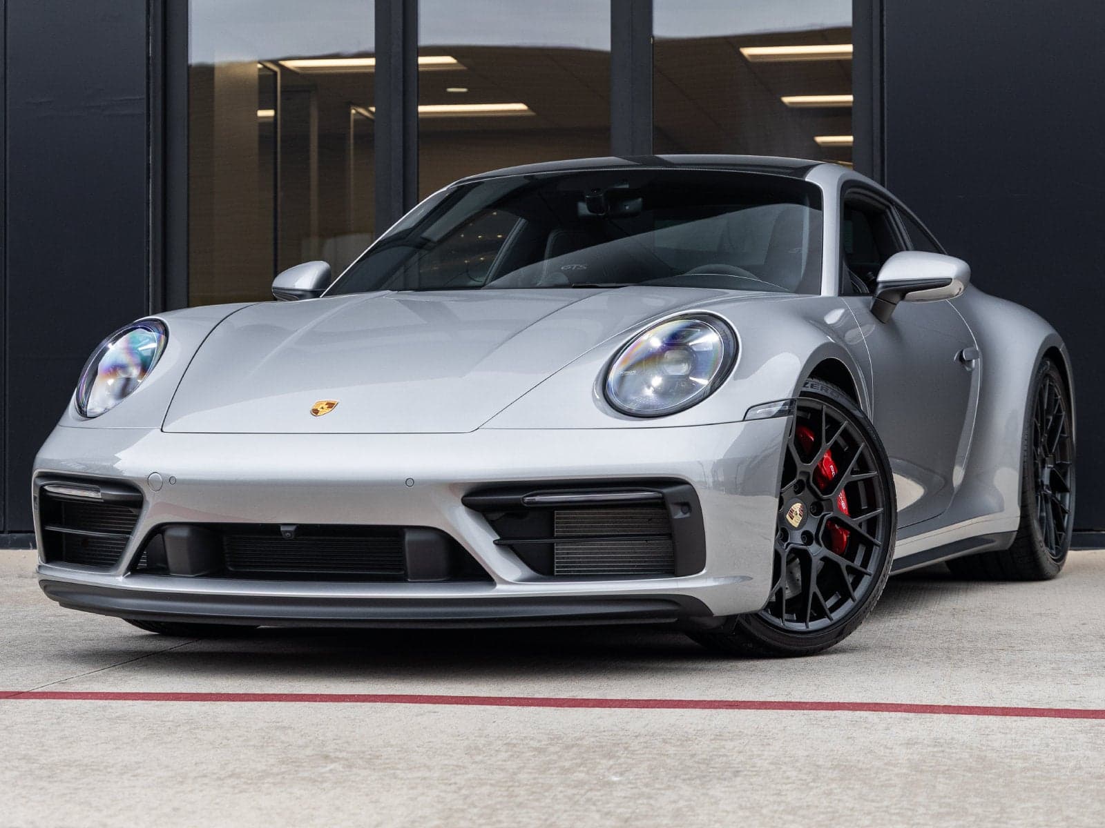2024 Porsche 911 Carrera GTS — photo 1 of 5