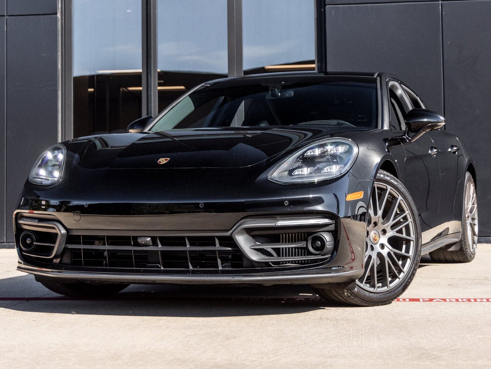 2023 Porsche Panamera 4 Platinum Edition — photo 1 of 5