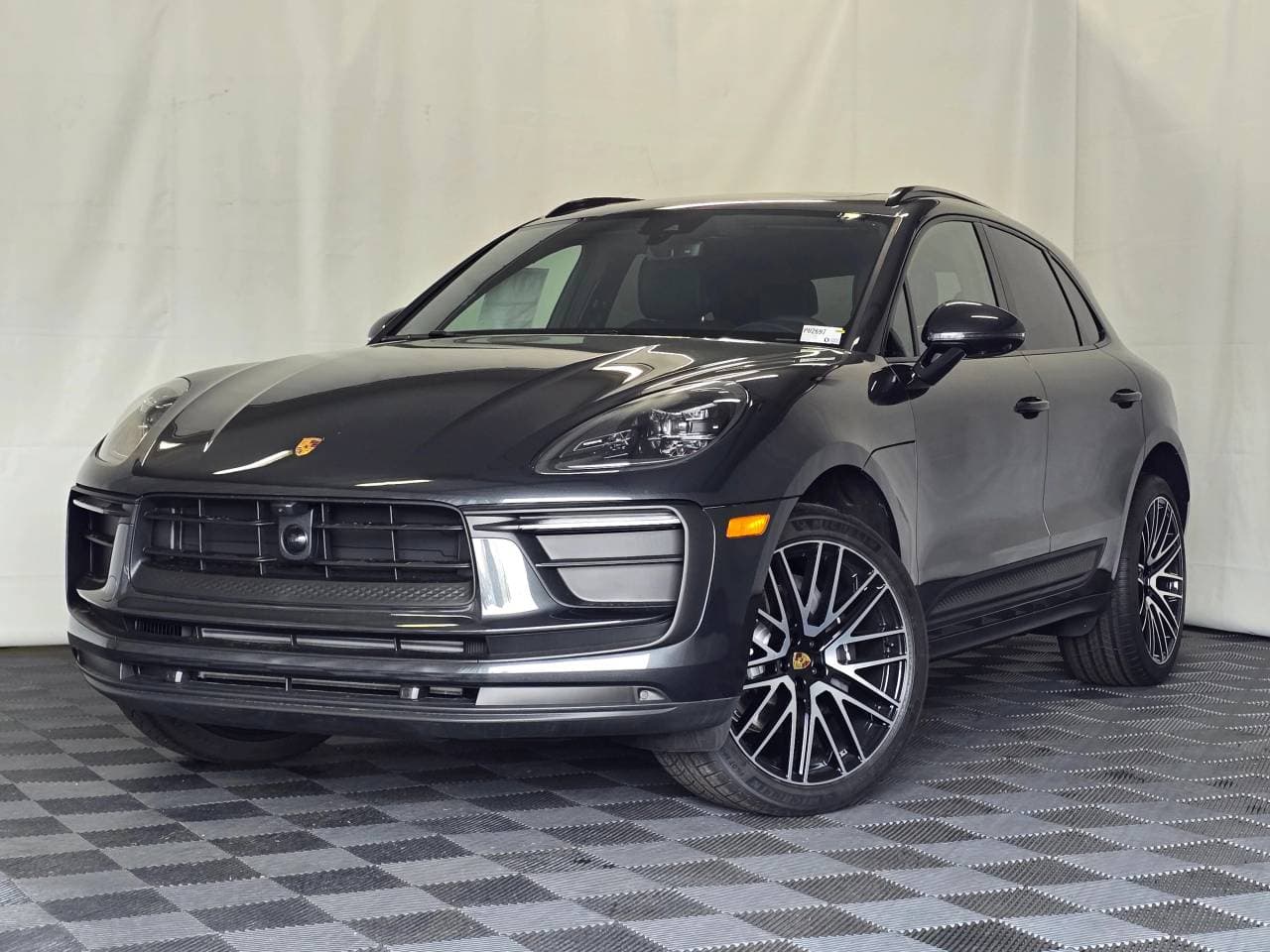 2026 Porsche Macan Macan — photo 1 of 38