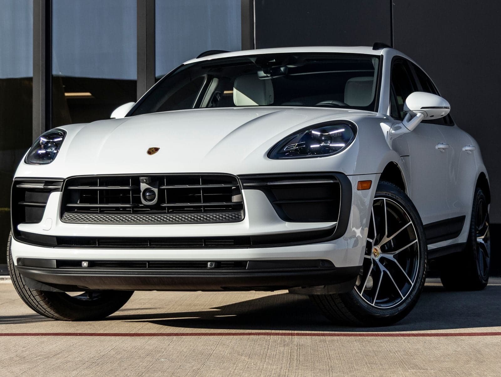 2026 Porsche Macan Macan — photo 1 of 90
