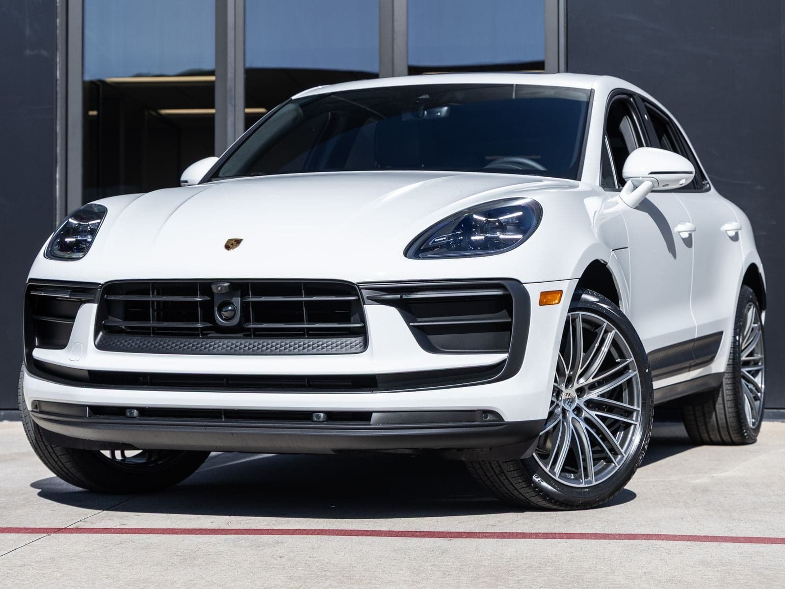 2026 Porsche Macan Base — photo 1 of 57