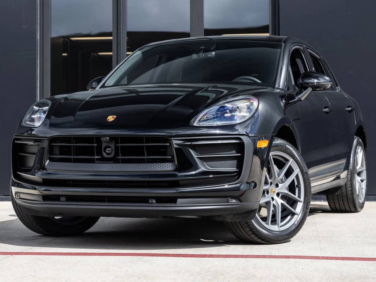 2026 Porsche Macan Macan — photo 1 of 48