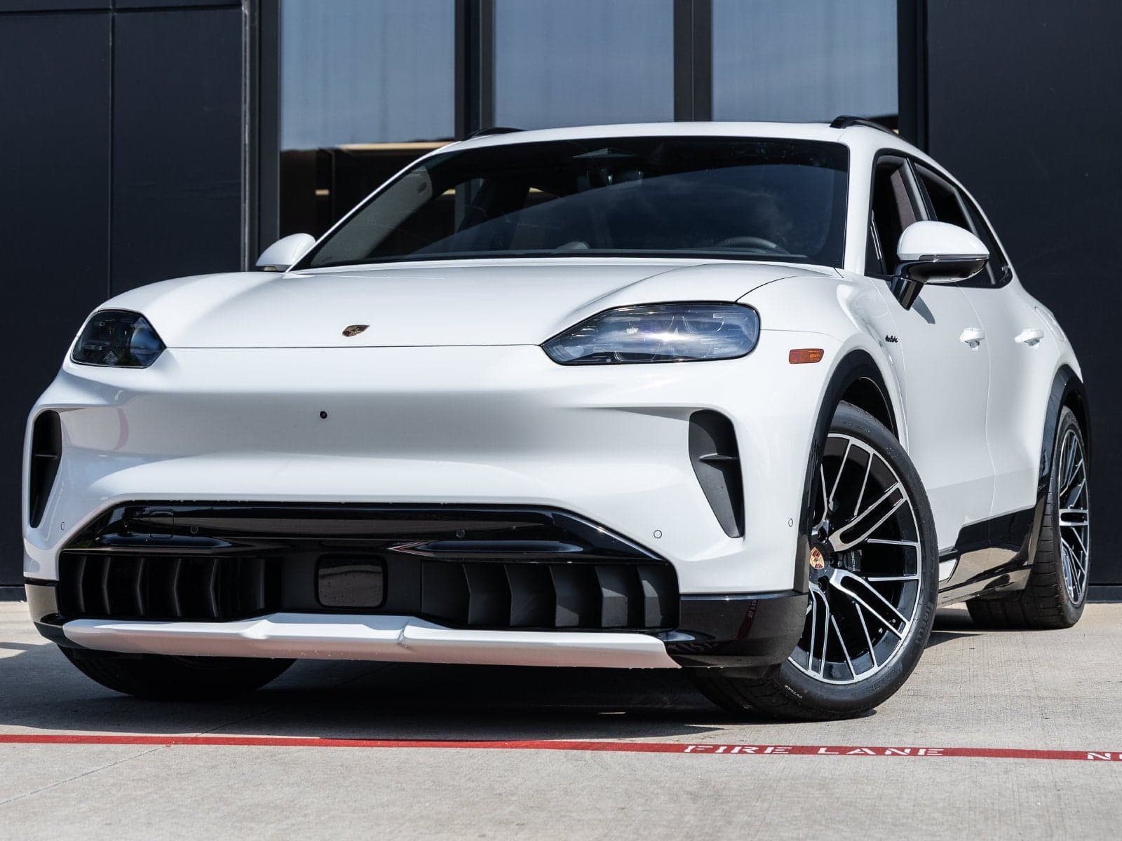 2026 Porsche Cayenne Electric — photo 1 of 92