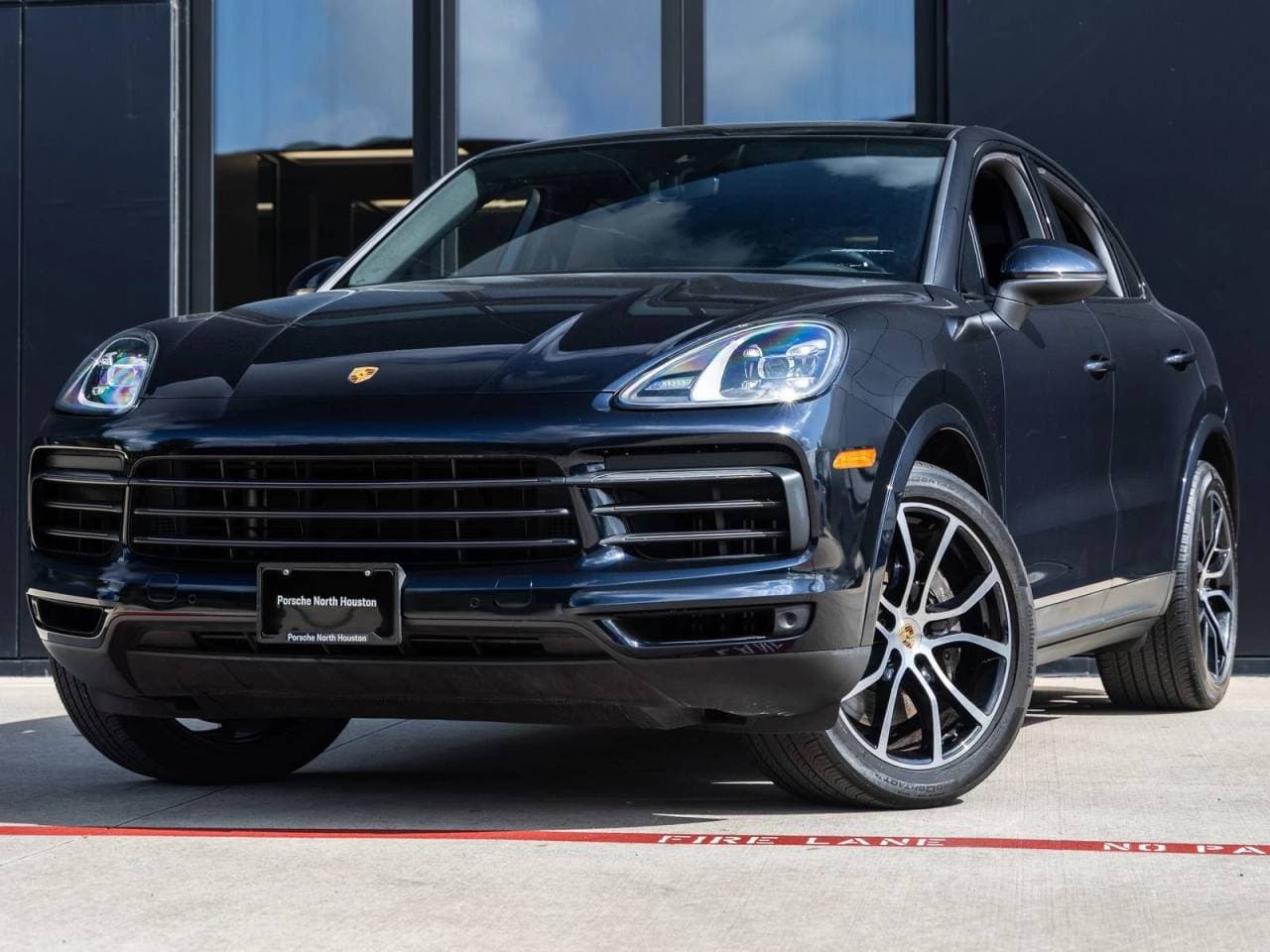 2023 Porsche Cayenne Cayenne Coupe Platinum Edition — photo 1 of 7